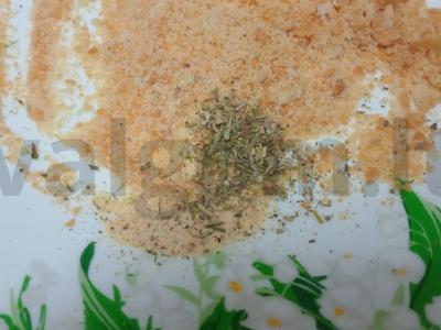 Koteliai iš jautienos faršo su tarallini džiūvėsėliais ir itališkais prieskoniais Žingsnis 7