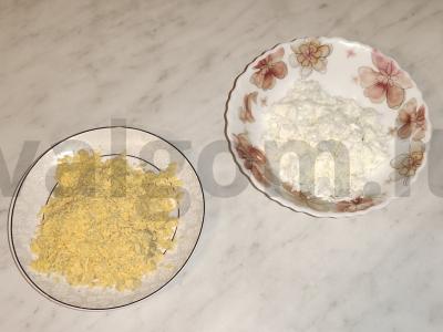 Sluoksniuotas salotas su karštai rūkyta skumbrija Žingsnis 8