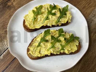 Krisčios brusketės su užtepėle per 10 minučių pagrindine nuotrauka