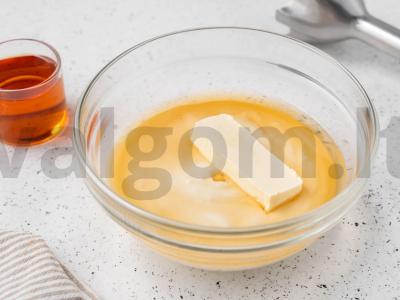 Šokoladinis pyragas su serbentais Žingsnis 10