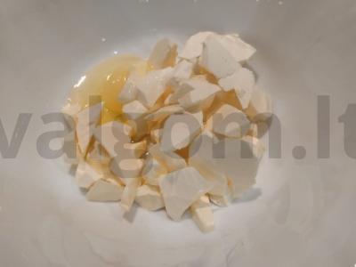 Kvapnus varškės pyragas su uogomis Žingsnis 1