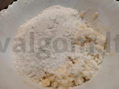 Kvapnus varškės pyragas su uogomis Žingsnis 3