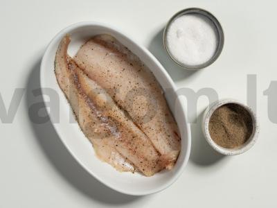 Žuvies ritinys su morkomis ir svogūnais Žingsnis 1