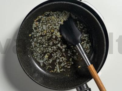 Žuvies ritinys su morkomis ir svogūnais Žingsnis 2