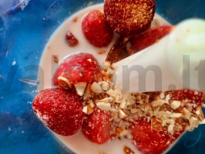 Braškinių-migdolų ledai Žingsnis 2