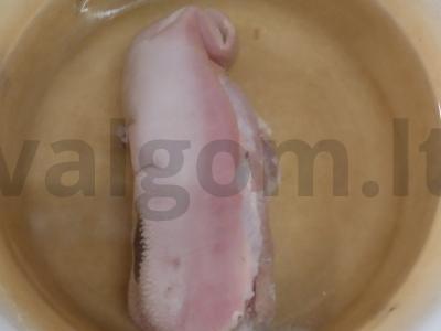 Virta jautienos kalba su grietinėlės-česnako padažu Žingsnis 1