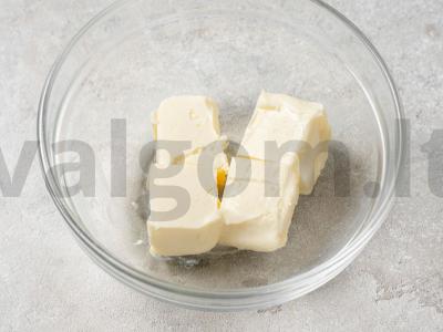 Obuolių pyragas su riešutais Žingsnis 1