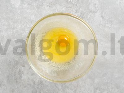 Obuolių pyragas su riešutais Žingsnis 3