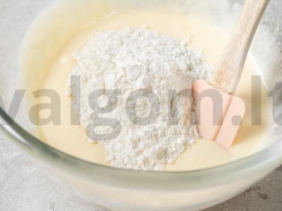 Obuolių pyragas su riešutais Žingsnis 5