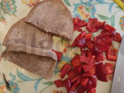 Jautienos liežuvis su kukurūzais ir saldžiaisiais paprikomis Žingsnis 2