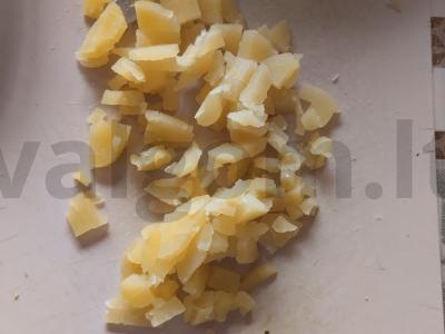 Sotūs salotas su kaparėliais ir kiaulienos kumpiu Žingsnis 1