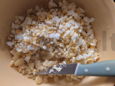 Sotūs salotas su kaparėliais ir kiaulienos kumpiu Žingsnis 2