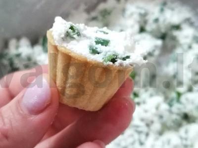 Tartaletės su varške ir žolelėmis Žingsnis 5