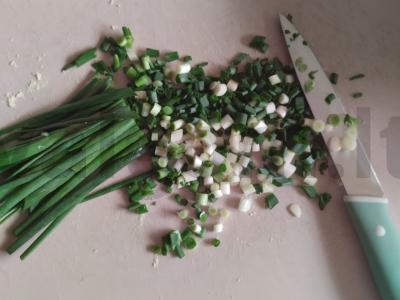 Sotūs salotas su kaparėliais ir kiaulienos kumpiu Žingsnis 4