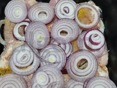 Keptas vištienos filė po sūriu „Du svogūnai“ Žingsnis 4