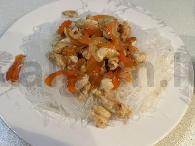 Kaukazo daržovės su funčozu pagrindine nuotrauka