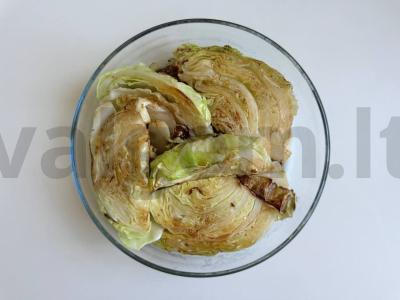 Kopūstai sūrio padaže Žingsnis 1