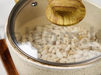 Baltojo pupelių sriuba su jautiena ir morkomis Žingsnis 4