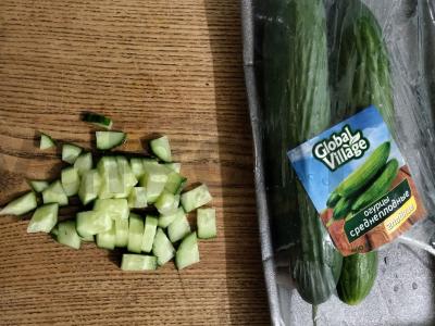 Salotos su vištiena, agurkais ir marinuotais grybais Žingsnis 4