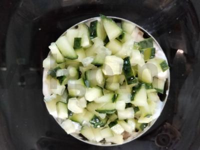 Salotos su vištiena, agurkais ir marinuotais grybais Žingsnis 9