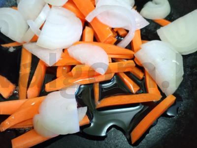 Plovas su vištienos širdelėmis Žingsnis 1