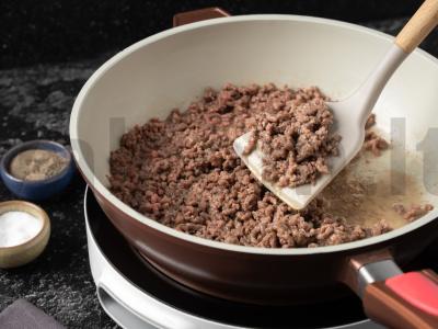 Spagečiai bolonjeze su jautienos faršu Žingsnis 1