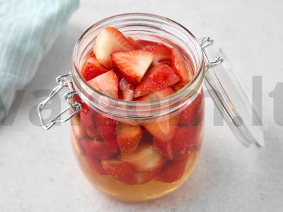 Braškės sirupe Žingsnis 6