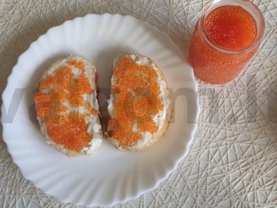 Lašišų ikrų sūdymas pagrindine nuotrauka