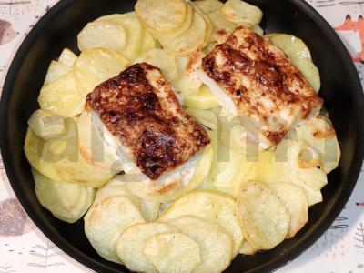 Plačiakampis su bulvėmis pagal ūkininkų receptą pagrindine nuotrauka