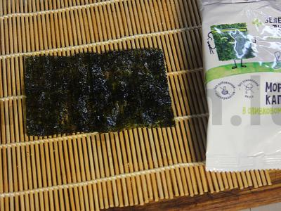 Rulonai su upėtakiu, avokadu ir jūros kopūstais Žingsnis 6