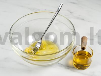 Kiaulienos kumpis su tkhemali folijoje Žingsnis 2