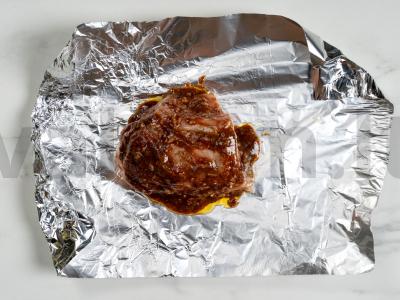 Kiaulienos kumpis su tkhemali folijoje Žingsnis 9