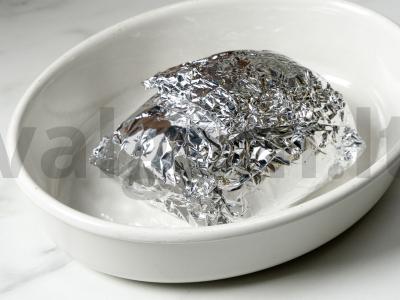 Kiaulienos kumpis su tkhemali folijoje Žingsnis 10