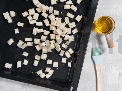 Vegetariškas „Cezario“ salotas su majonezu Žingsnis 1