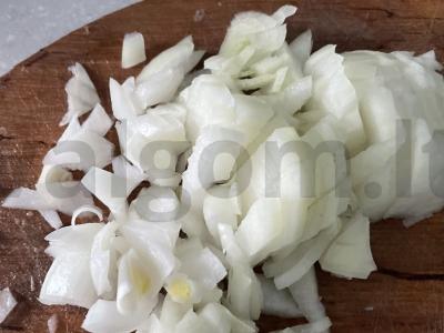 Borsčas „Aromatingas“ su žaliu svogūnu Žingsnis 2