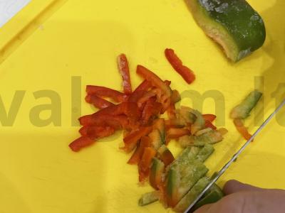 Borsčas „Aromatingas“ su žaliu svogūnu Žingsnis 7