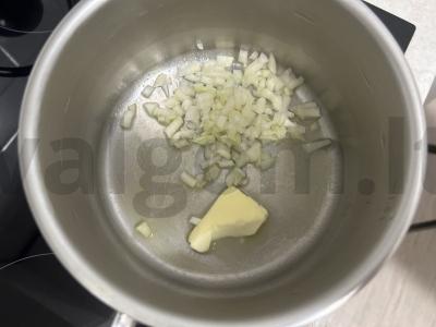 „Tom Yum“ su jūros gėrybėmis be ryžių Žingsnis 1