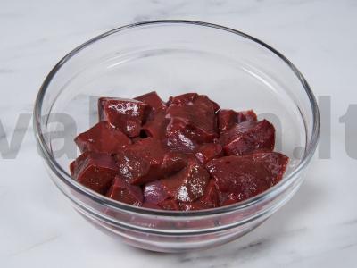 Jautienos kepenų apkepas Žingsnis 1