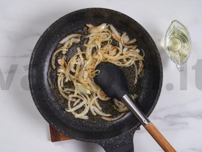 Jautienos kepenų apkepas Žingsnis 5