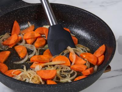 Jautienos kepenų apkepas Žingsnis 6