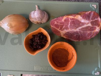 Perlovka su kiauliena paprikoje Žingsnis 1