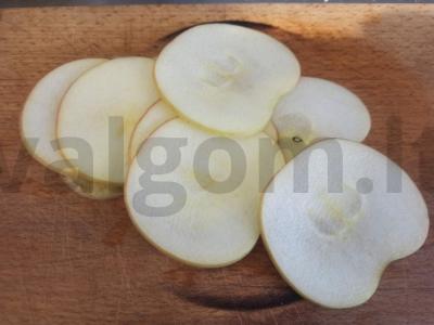 Obuolių gėrimas su mėtomis ir juodaisiais serbentais Žingsnis 1