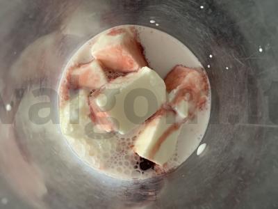 Pieno kokteilis su vyšnių uogiene ir ledais Žingsnis 2