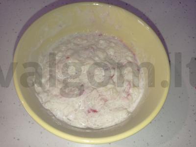 Ryžių dribsnių košė su sutrinta avietėmis pagrindine nuotrauka