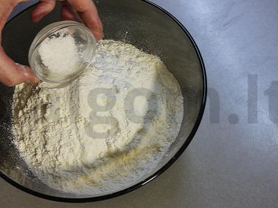 Šventinis vištienos pyragas su grybais ir šonine Žingsnis 4