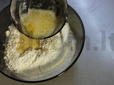 Šventinis vištienos pyragas su grybais ir šonine Žingsnis 5