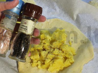 Šventinis vištienos pyragas su grybais ir šonine Žingsnis 19