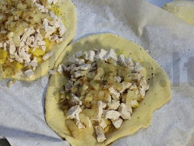 Šventinis vištienos pyragas su grybais ir šonine Žingsnis 21