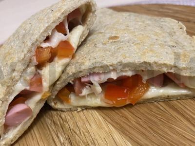 Avižų blynas su dešra ir paprika pagrindine nuotrauka