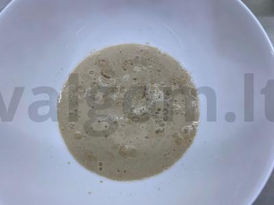 Pica su vištiena, šonine ir suluguni sūriu Žingsnis 1